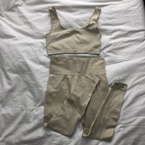 Set Active Set Oatmilk Leggings and Bra